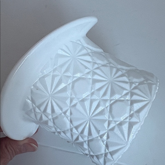 Vintage Fenton milk glass top hat “daisy and button” pattern - Picture 10 of 13